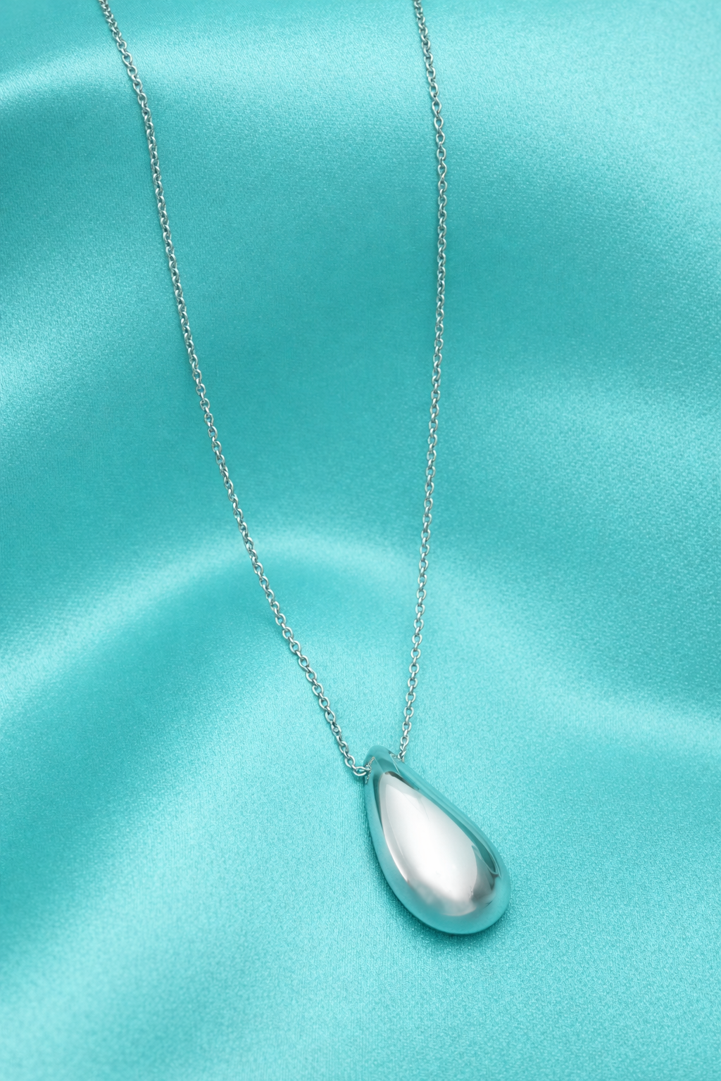 Elsa Peretti for Tiffany & Co. Sterling Silver Teardrop Necklace - 22mm - 46cm Chain - C2976