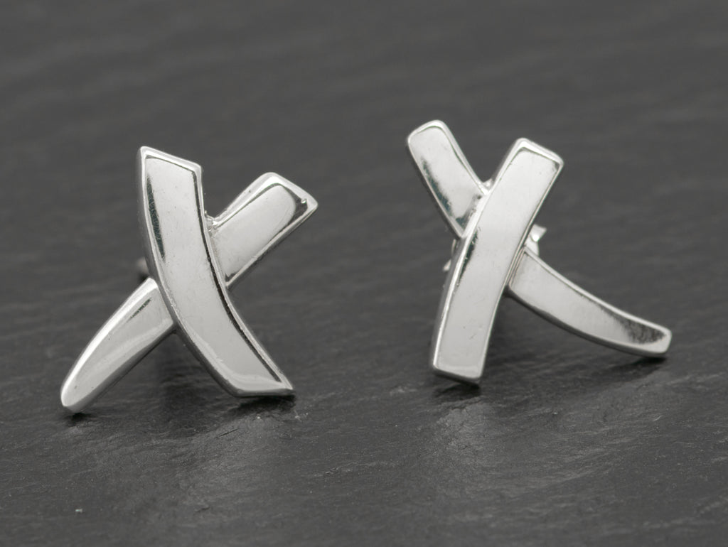 Tiffany & Co. Paloma Picasso Graffiti Kiss Sterling Silver Stud Earrings - 925 - C2982
