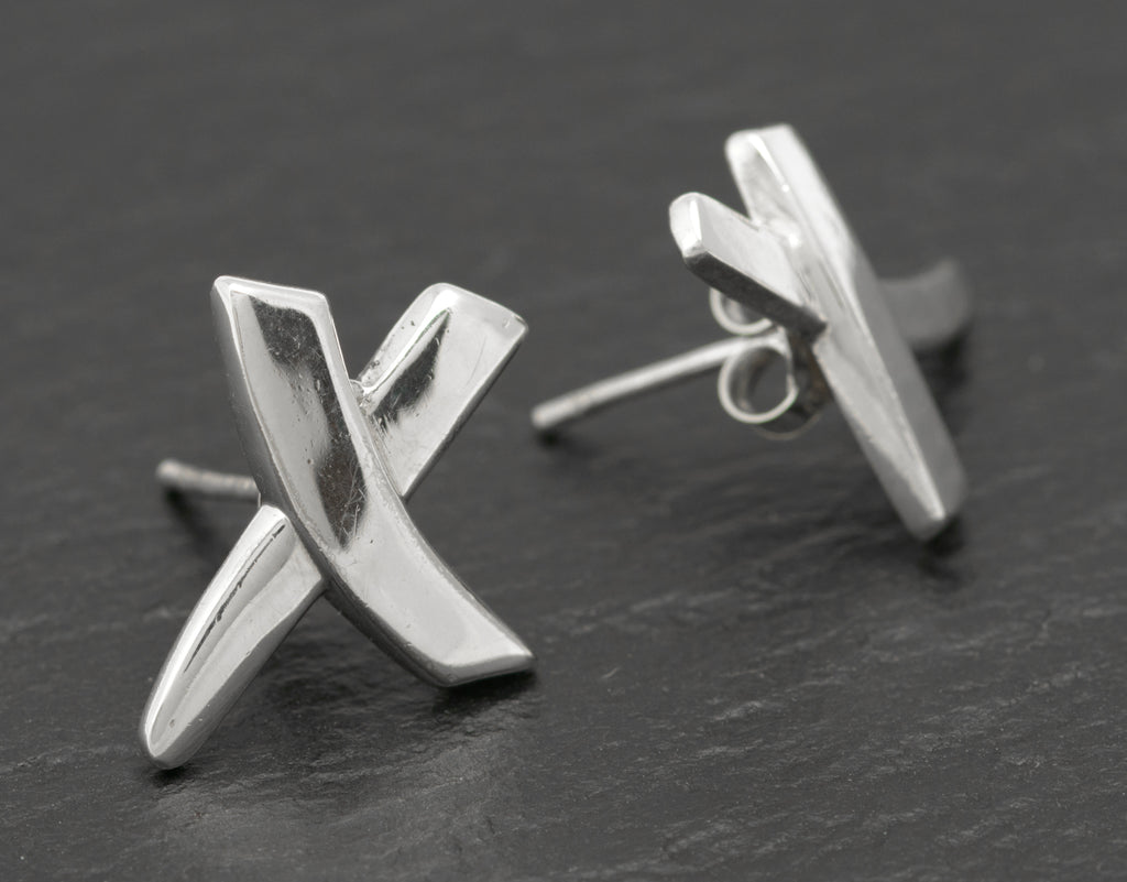 Tiffany & Co. Paloma Picasso Graffiti Kiss Sterling Silver Stud Earrings - 925 - C2982