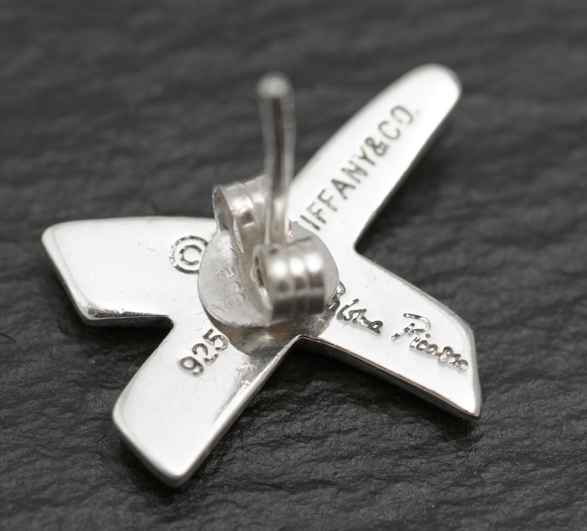 Tiffany & Co. Paloma Picasso Graffiti Kiss Sterling Silver Stud Earrings - 925 - C2982
