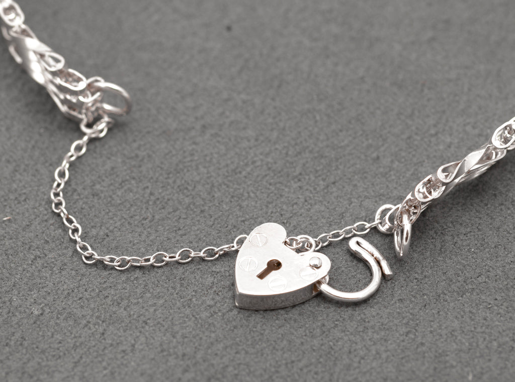 Vintage Sterling Silver Gate Bracelet - Heart Padlock Clasp - London 1986 - C2985