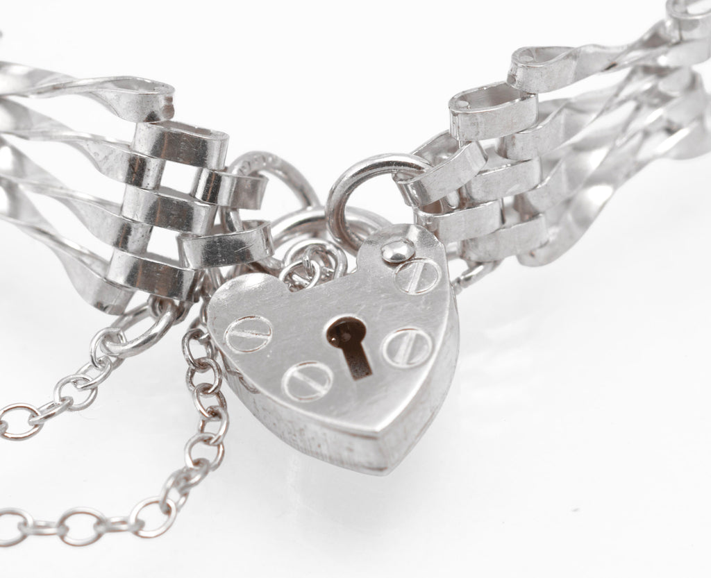 Vintage Sterling Silver Gate Bracelet - Heart Padlock Clasp - London 1986 - C2985