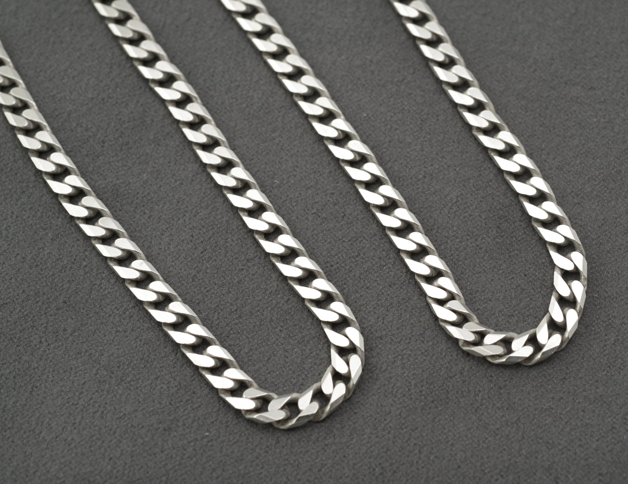 Vintage Sterling Silver Curb Chain Necklace - IBB - full chain overview