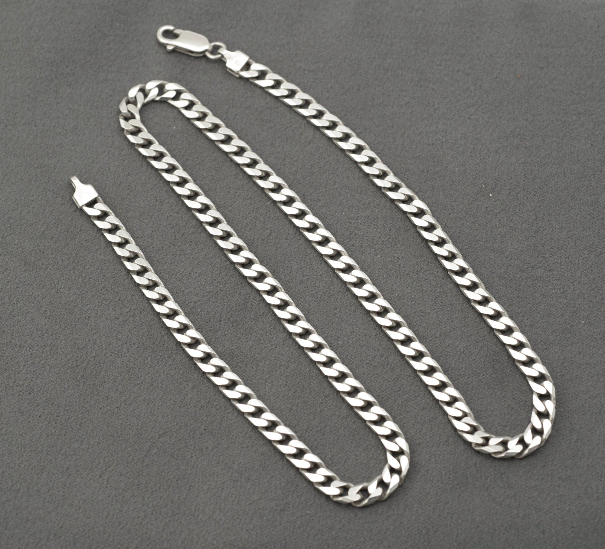 Vintage Sterling Silver Curb Chain Necklace - IBB - close up of flat curb links