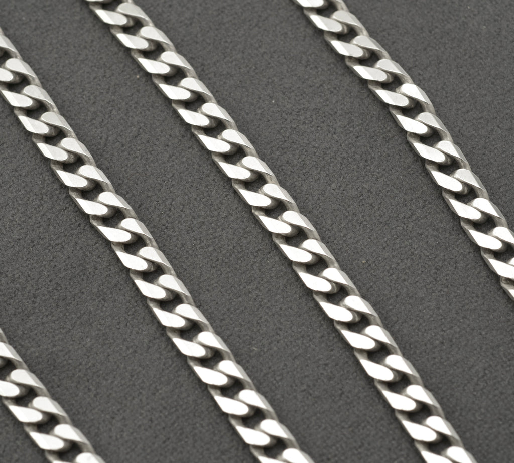 Vintage Sterling Silver Curb Chain Necklace - IBB - chain detail showing polished finish