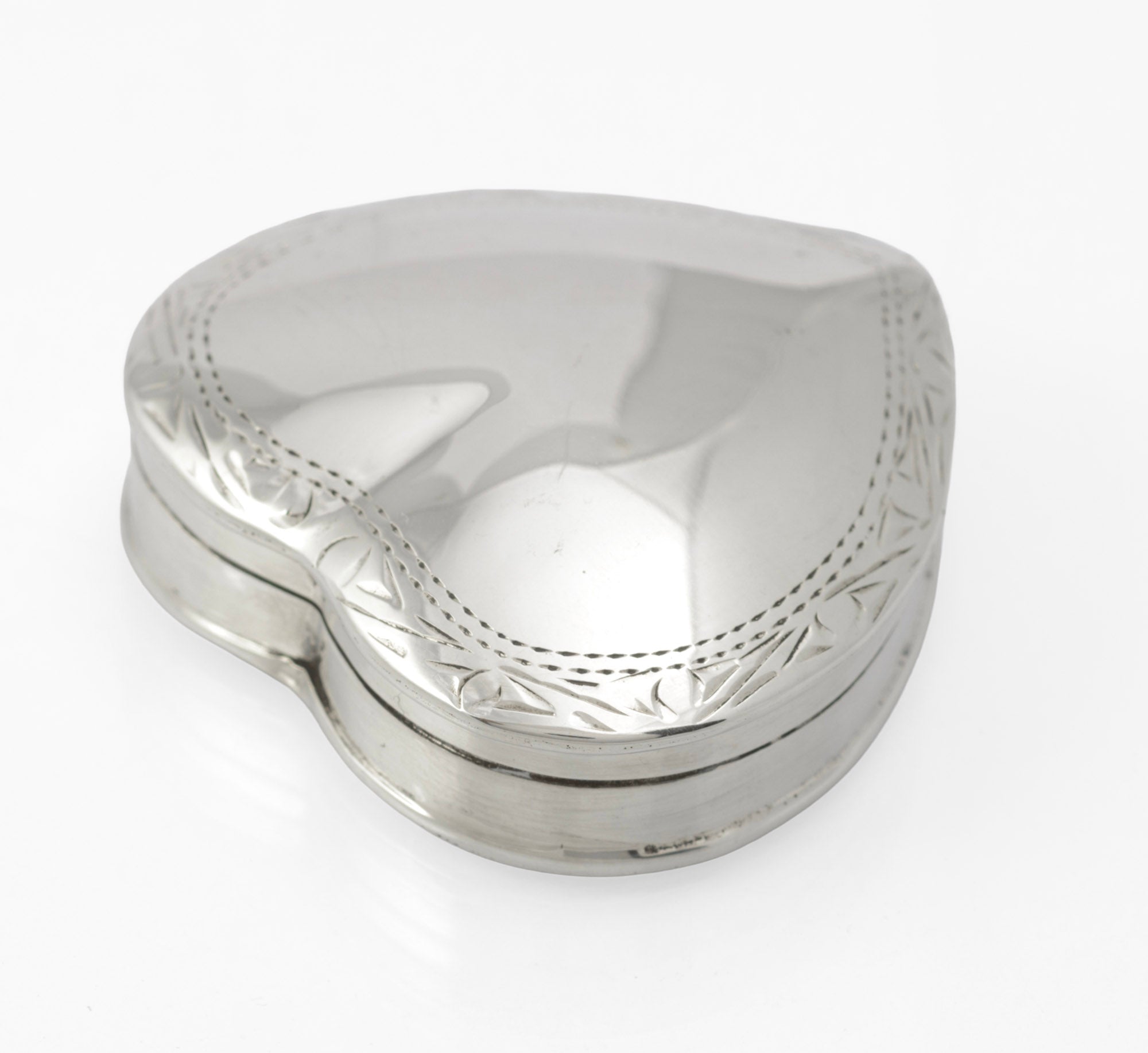 Vintage sterling silver heart shaped trinket box - base view showing underside and hinge