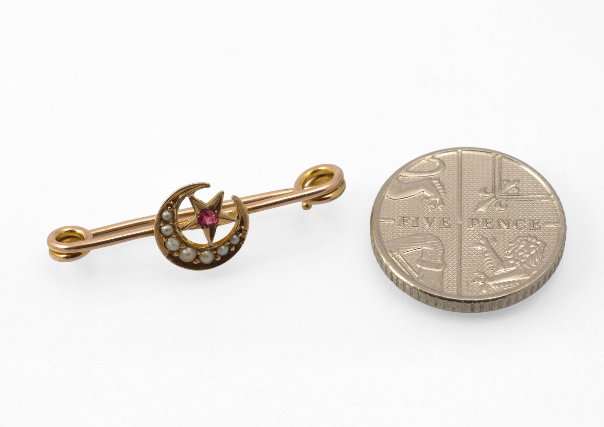 Antique Victorian 9ct gold honeymoon brooch - detail of loop terminal and bar construction