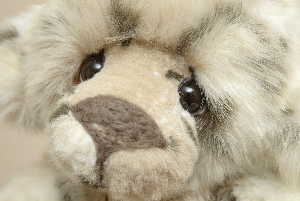 Kaycee Bears Domino - Kelsey Cunningham - rear view showing dappled cream and grey plush coat and two sewn-in Kaycee Bears labels