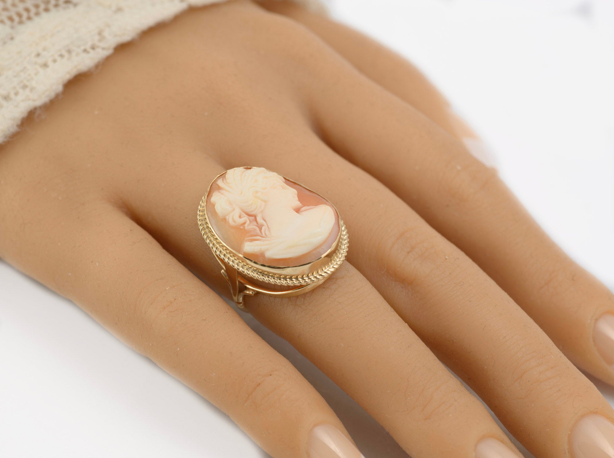 Vintage 9ct Gold Cameo Ring - Large Shell Portrait Cameo - Open Gallery Mount - UK Size K - C3038