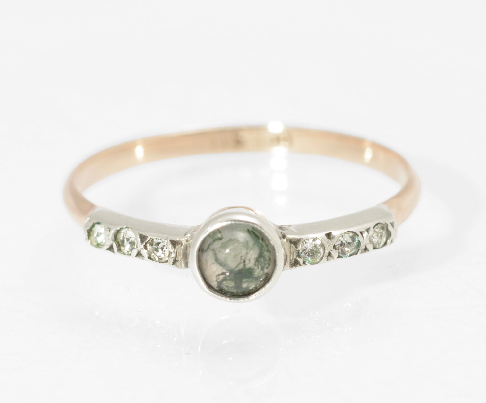 Art Deco moss agate ring - 9ct rose gold and silver - rear view showing open back of silver bezel and 9ct rose gold band with 9CT SIL mark visible inside band