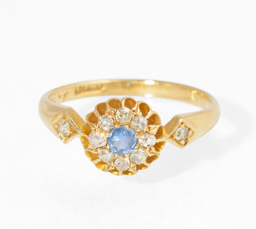 Antique 18ct gold sapphire and diamond cluster ring - side view showing buttercup setting and hallmark inside band