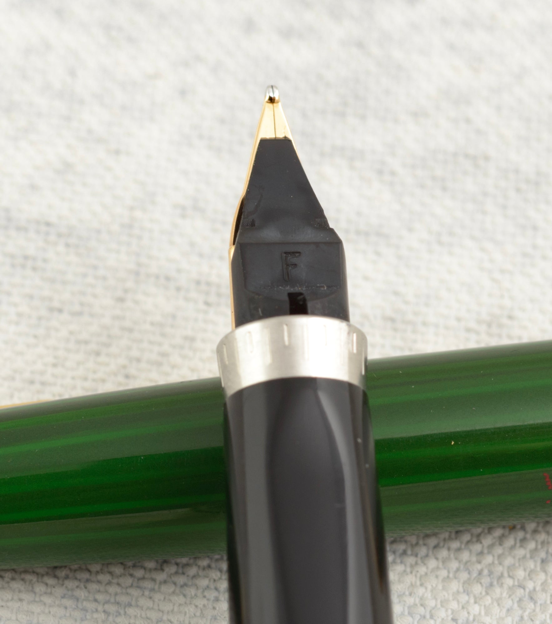 Parker 75 Laque Fountain Pen - Malachite Green - 14K Gold Fine Nib - Circa 1979 - C3056