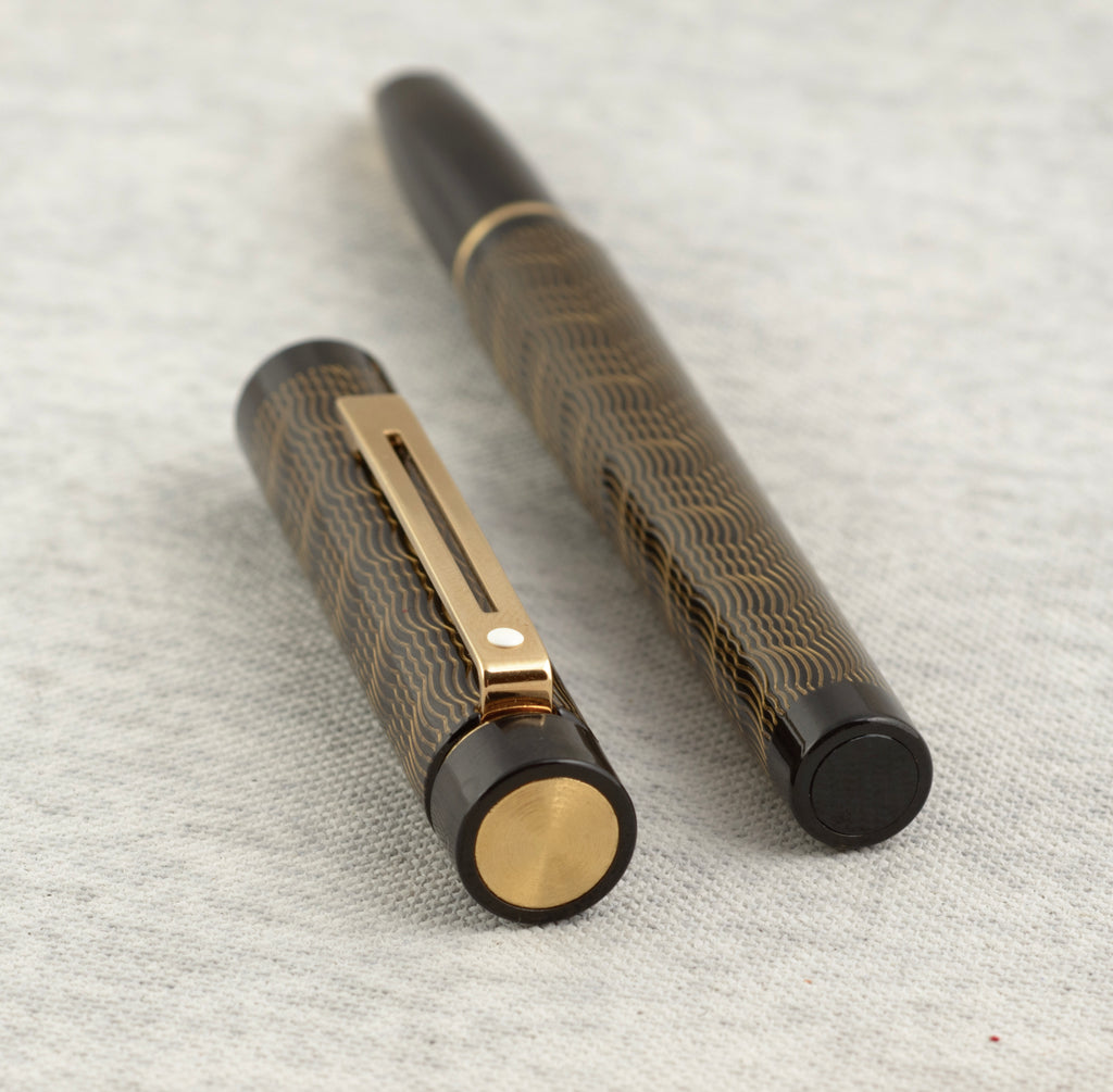 Sheaffer Targa 676 Classic Fountain Pen - Gold Feather - 14K Gold Nib - Boxed - C3057