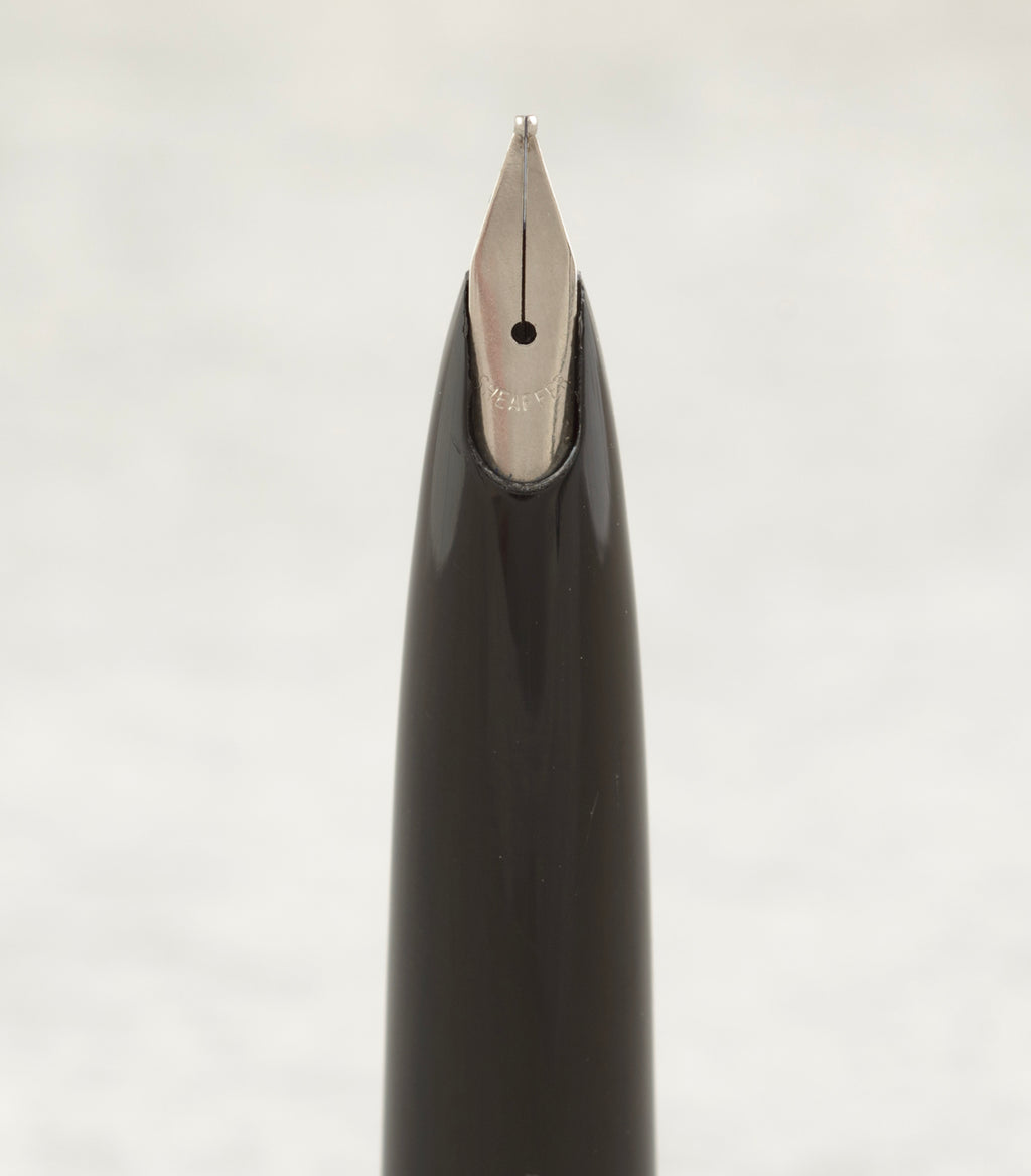 Lady Sheaffer 620 Florentine fountain pen assembled with cap fitted on linen background showing full length of pen with pocket clip and Florentine band detail