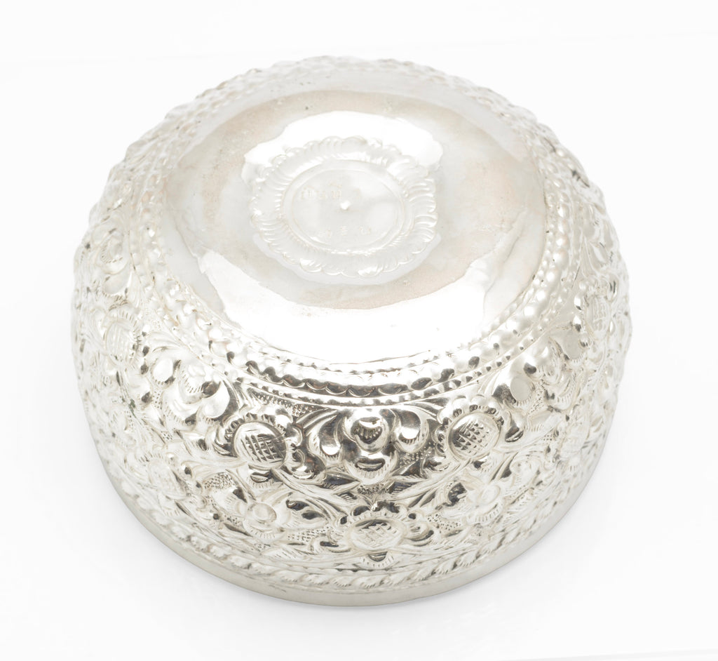 Base of Thai silver offering bowl showing the underside and Thai marks