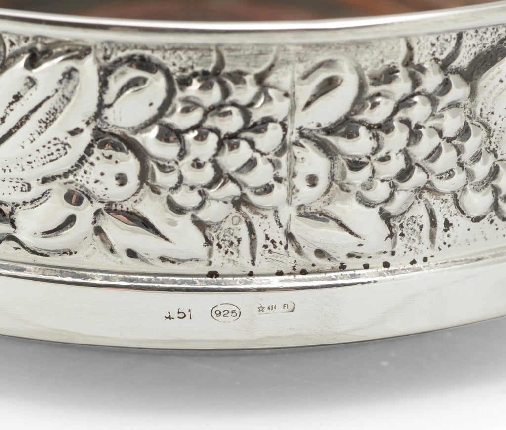 Hallmark detail showing 451 maker mark, 925 sterling mark in oval, Italian star control mark and 434 FI Florence assay office registration - Falsini Ferruccio