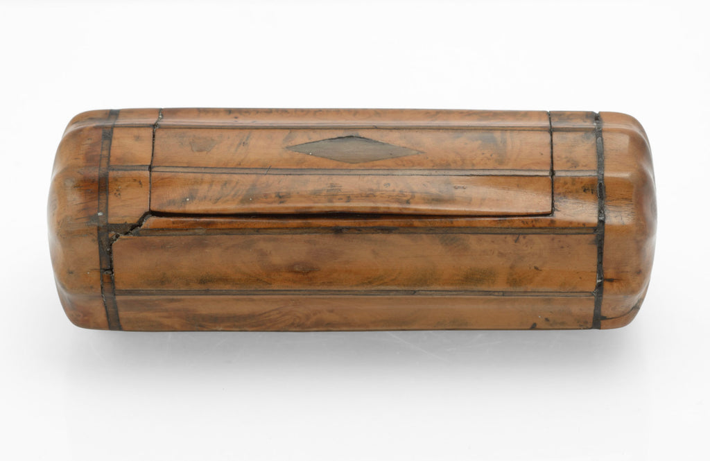 Closed antique burr walnut barrel snuff box with brass diamond inlay to the lid