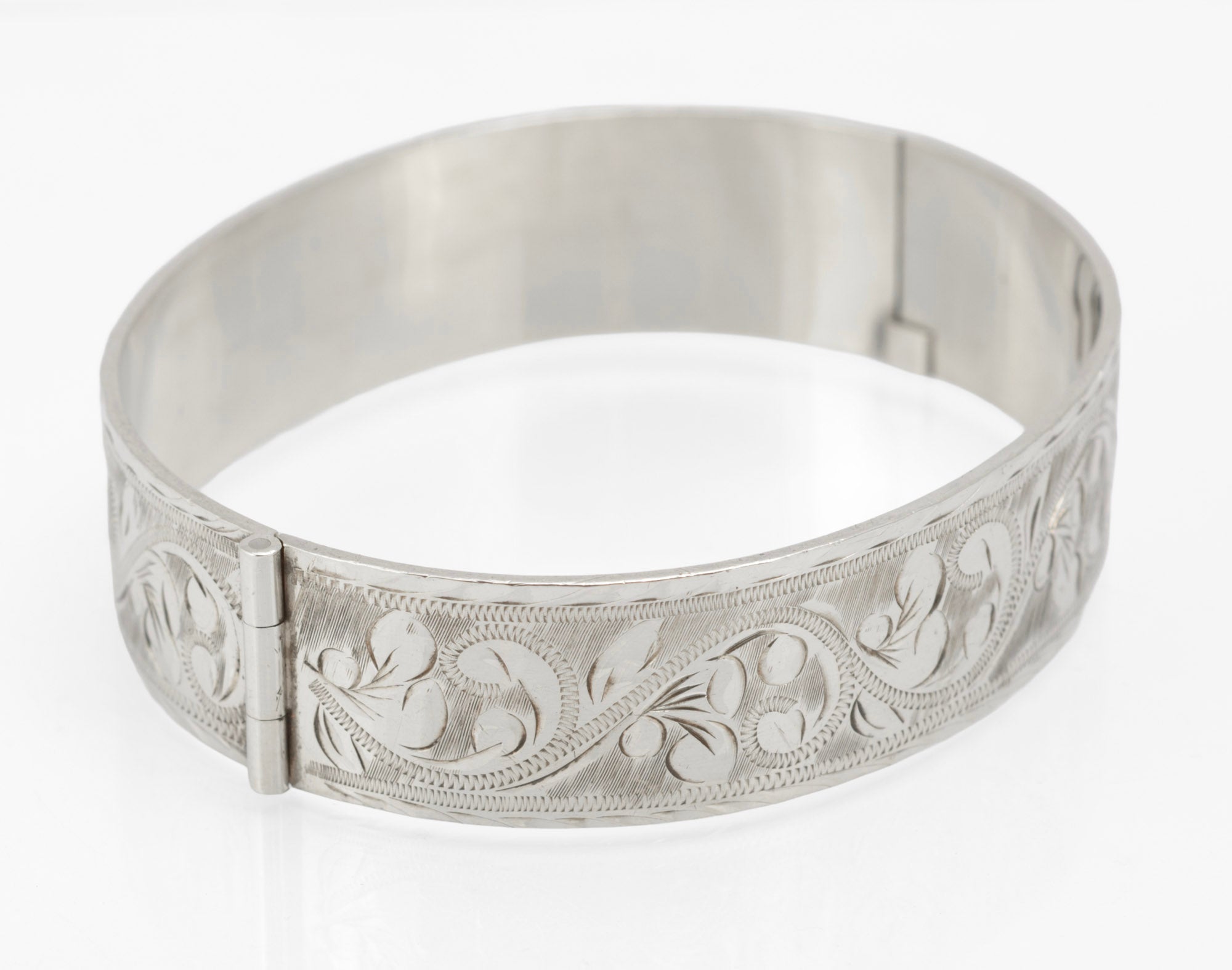 Vintage & Antique Silver & Gold Bracelets & Bangles – Blue Cherry