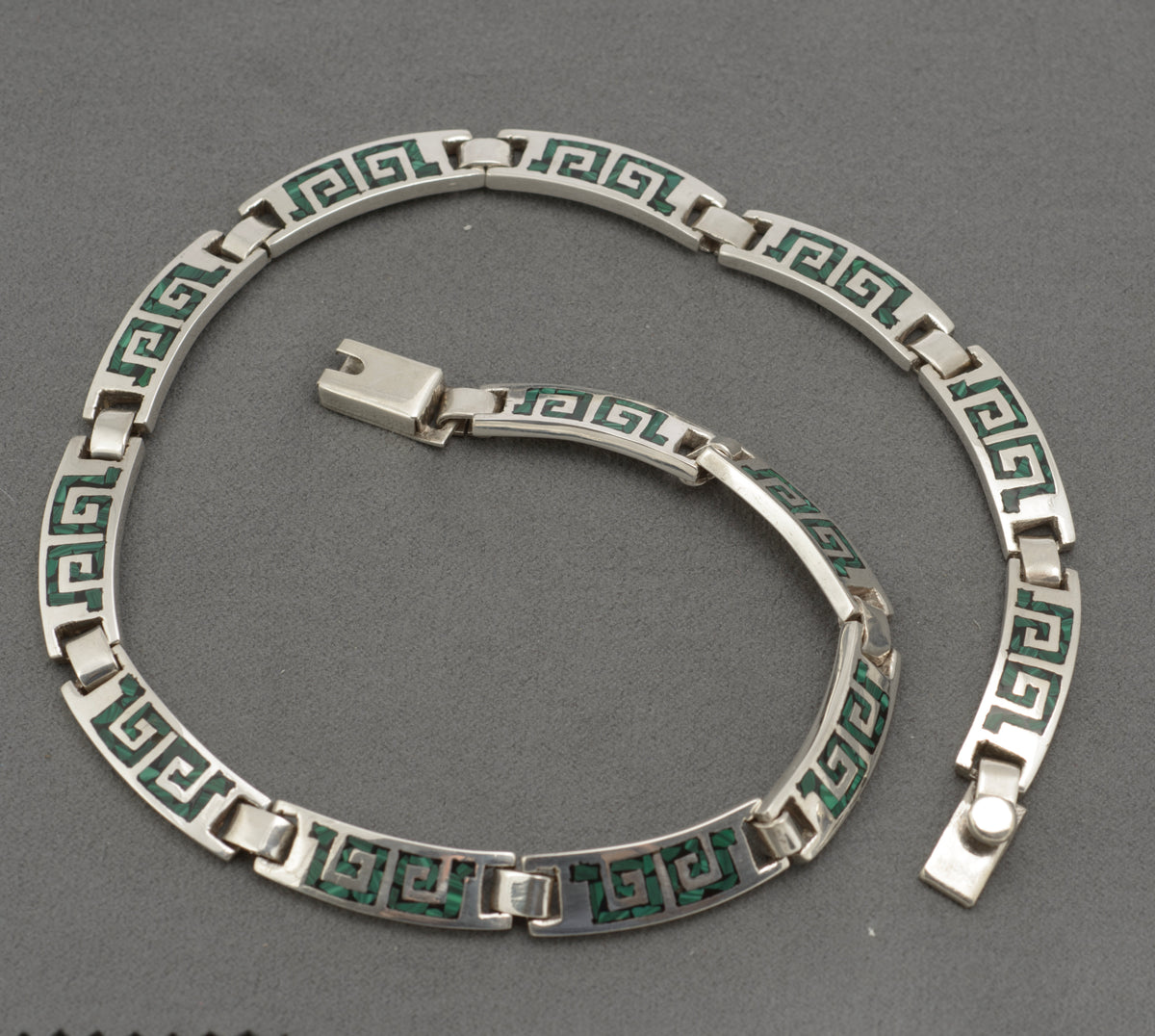 Vintage Mexican sterling silver choker necklace, clasp and articulated Greek key links detail