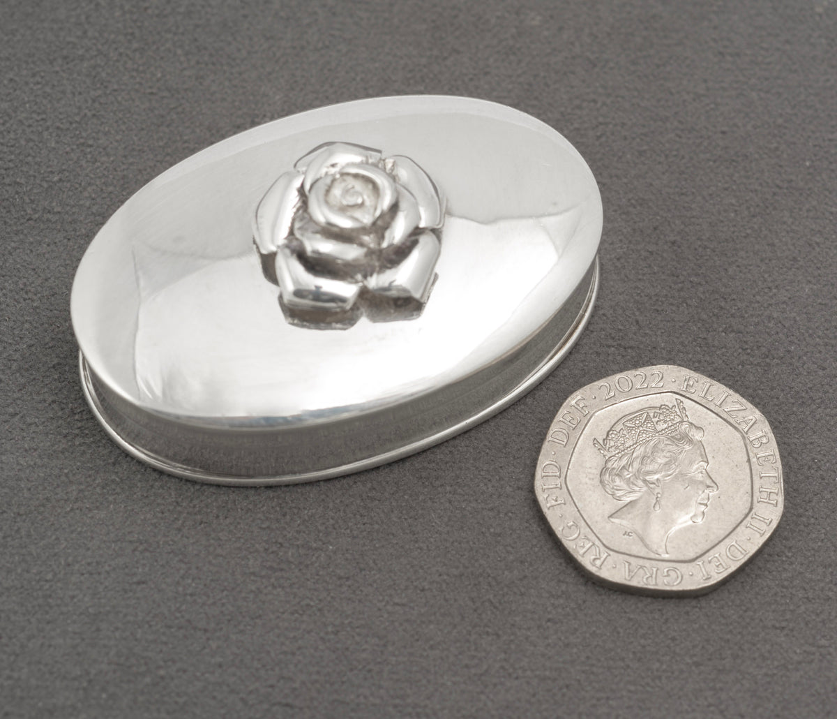 Sterling Silver Oval Pill Box with Rose Lid - Mark Houghton - Sheffield 2002 Golden Jubilee - C3109