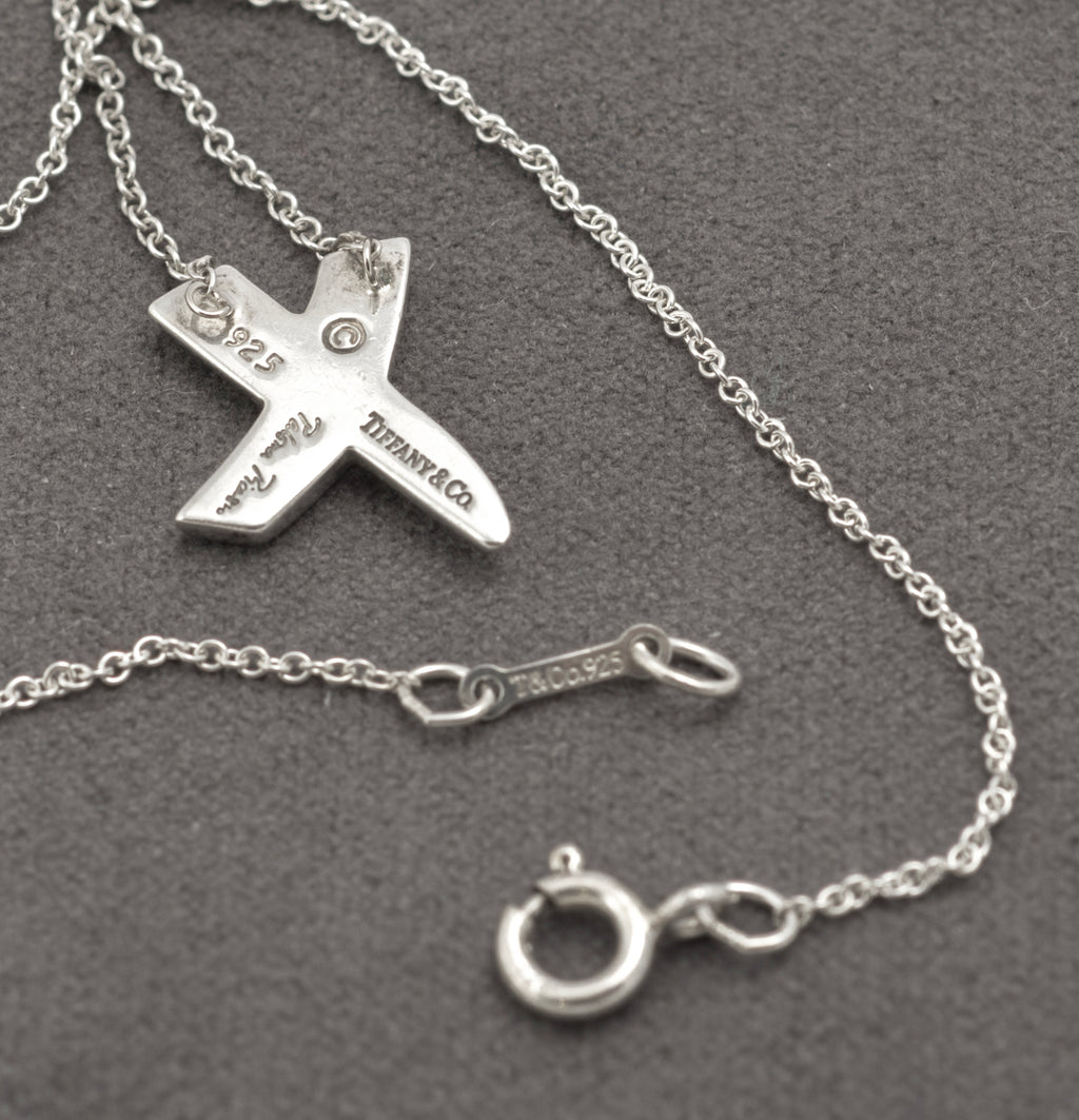 Tiffany & Co Paloma Picasso silver Graffiti Kiss pendant necklace - C3111 view 7