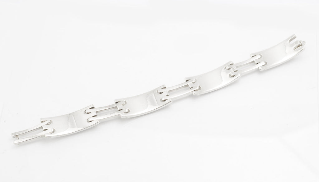 Vintage Gucci sterling silver Logo bracelet with curved panels and double bar links - C3112 view 4