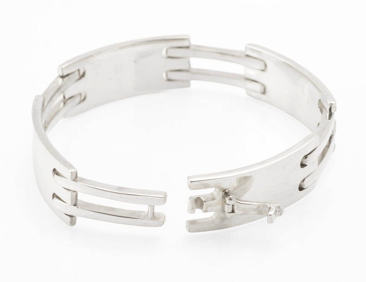 Vintage Gucci sterling silver Logo bracelet with curved panels and double bar links - C3112 view 6
