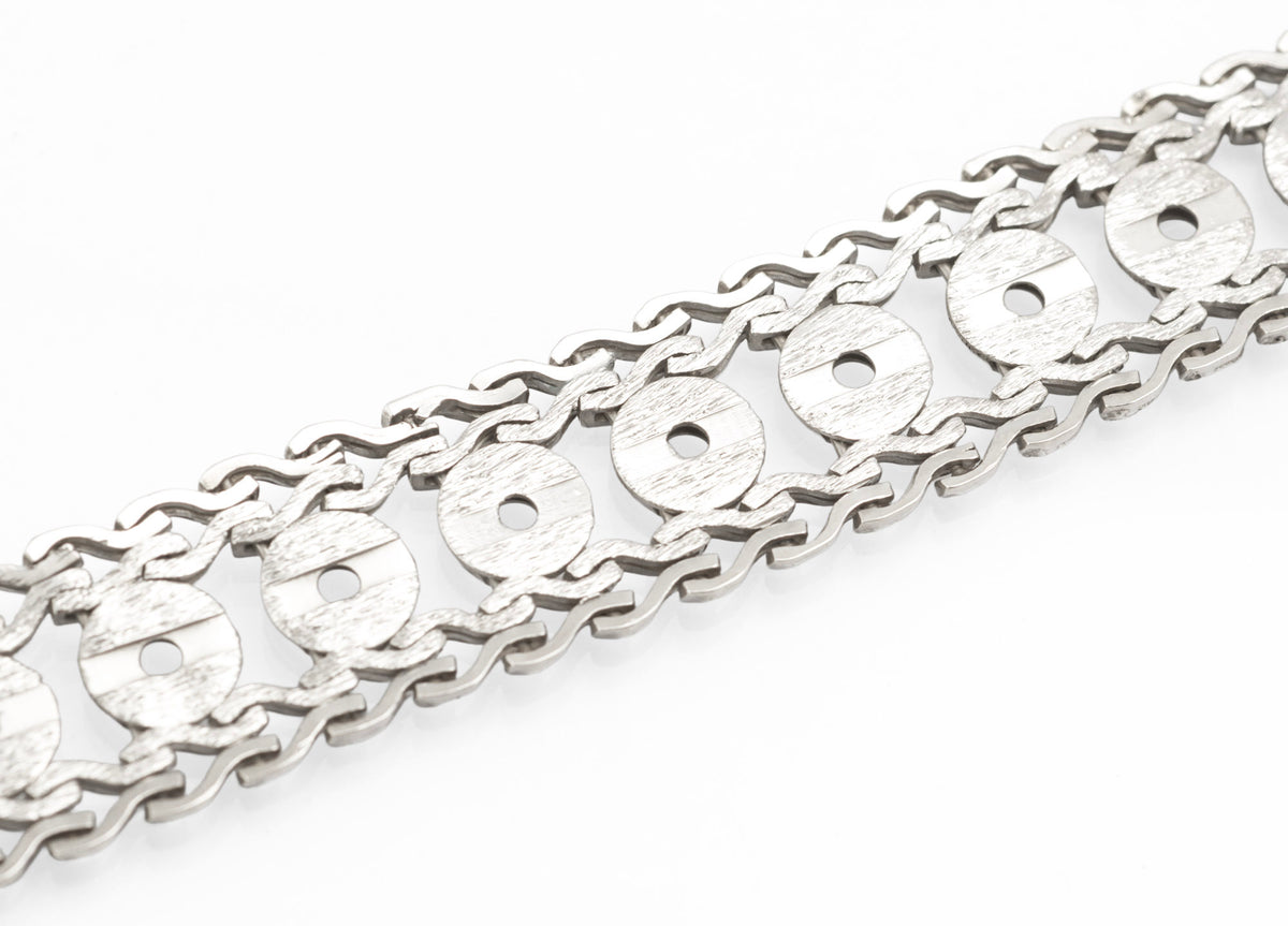 Vintage 1970s sterling silver articulated bracelet with textured discs, London 1974 - C3114 view 6