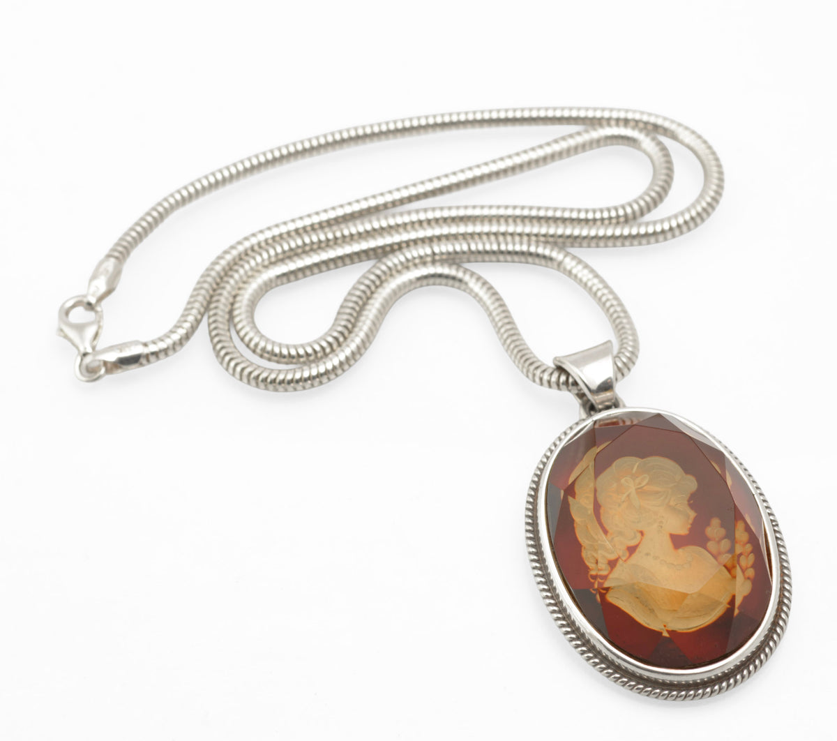 Sterling silver snake chain and lobster clasp on amber pendant necklace C3130