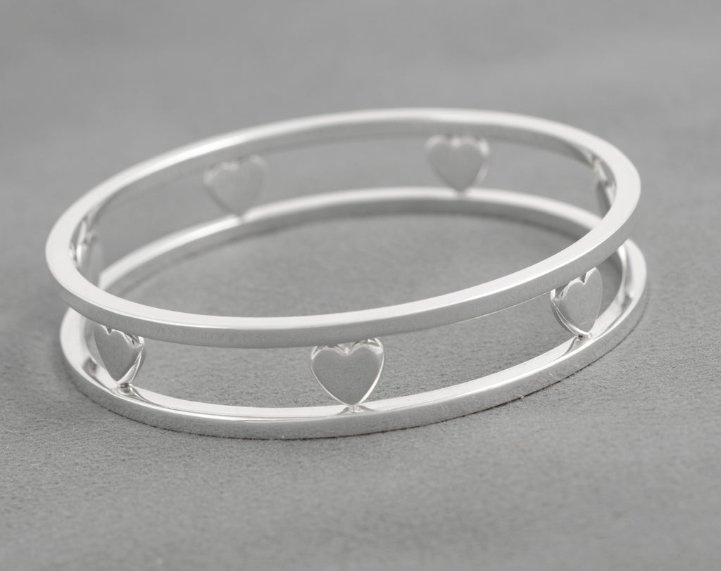Tiffany & Co Sterling Silver Floating Heart Bangle - Boxed - London 2006 - C3134