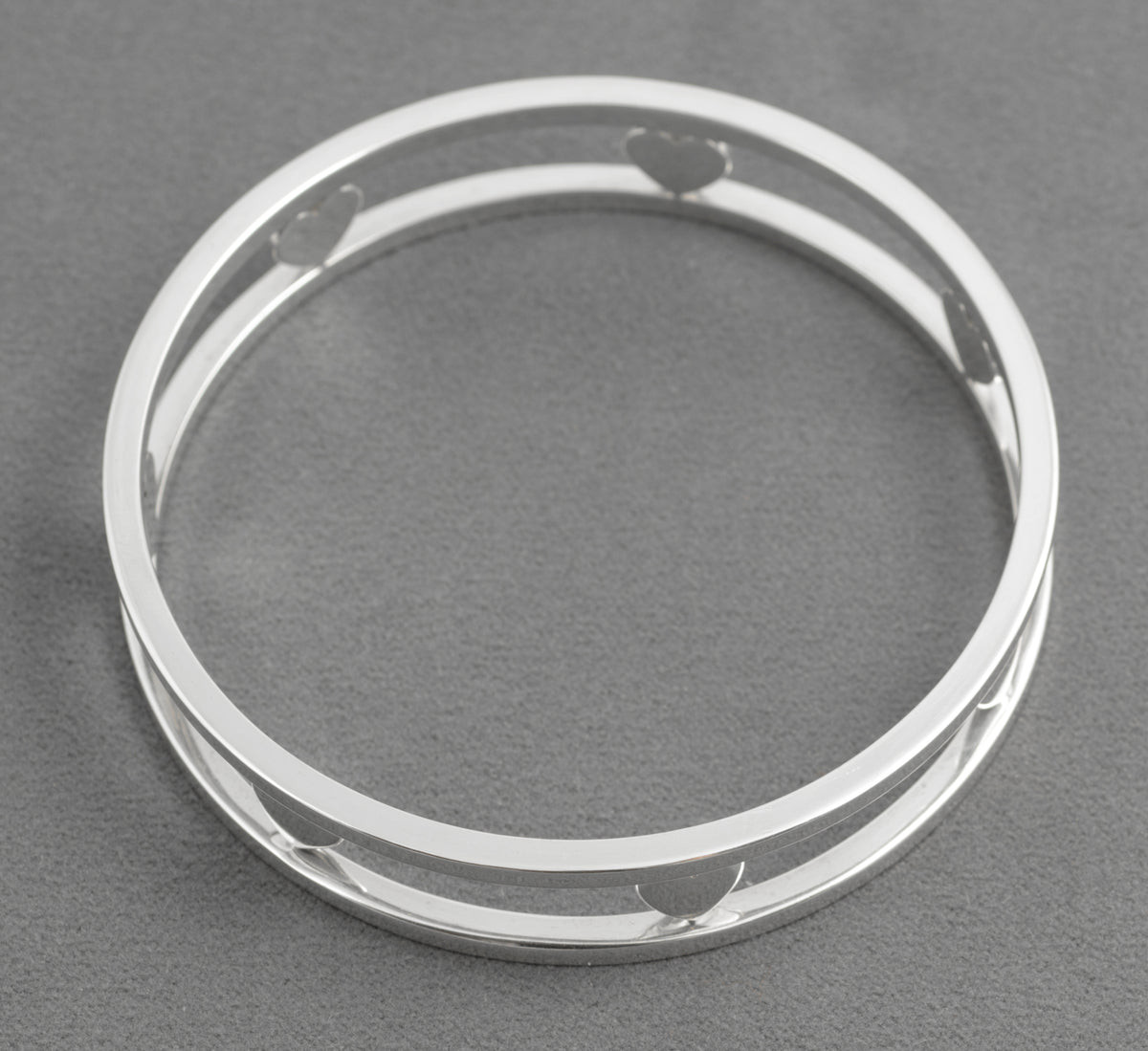 Tiffany & Co Sterling Silver Floating Heart Bangle - Boxed - London 2006 - C3134