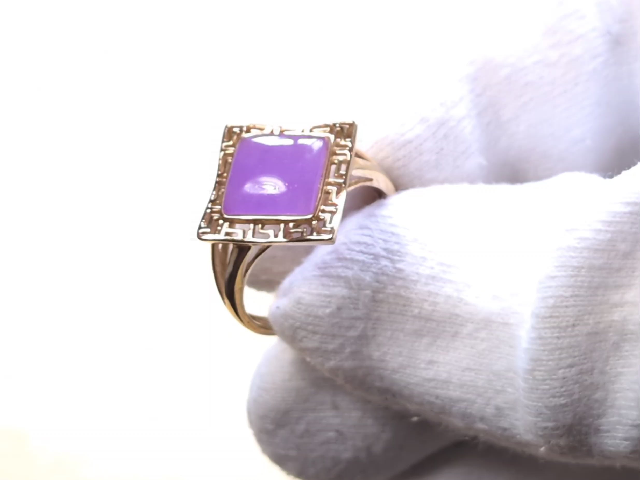 14ct Yellow Gold Dress Ring With Lavender Jade Cabochon Ladies Size T (C2904)