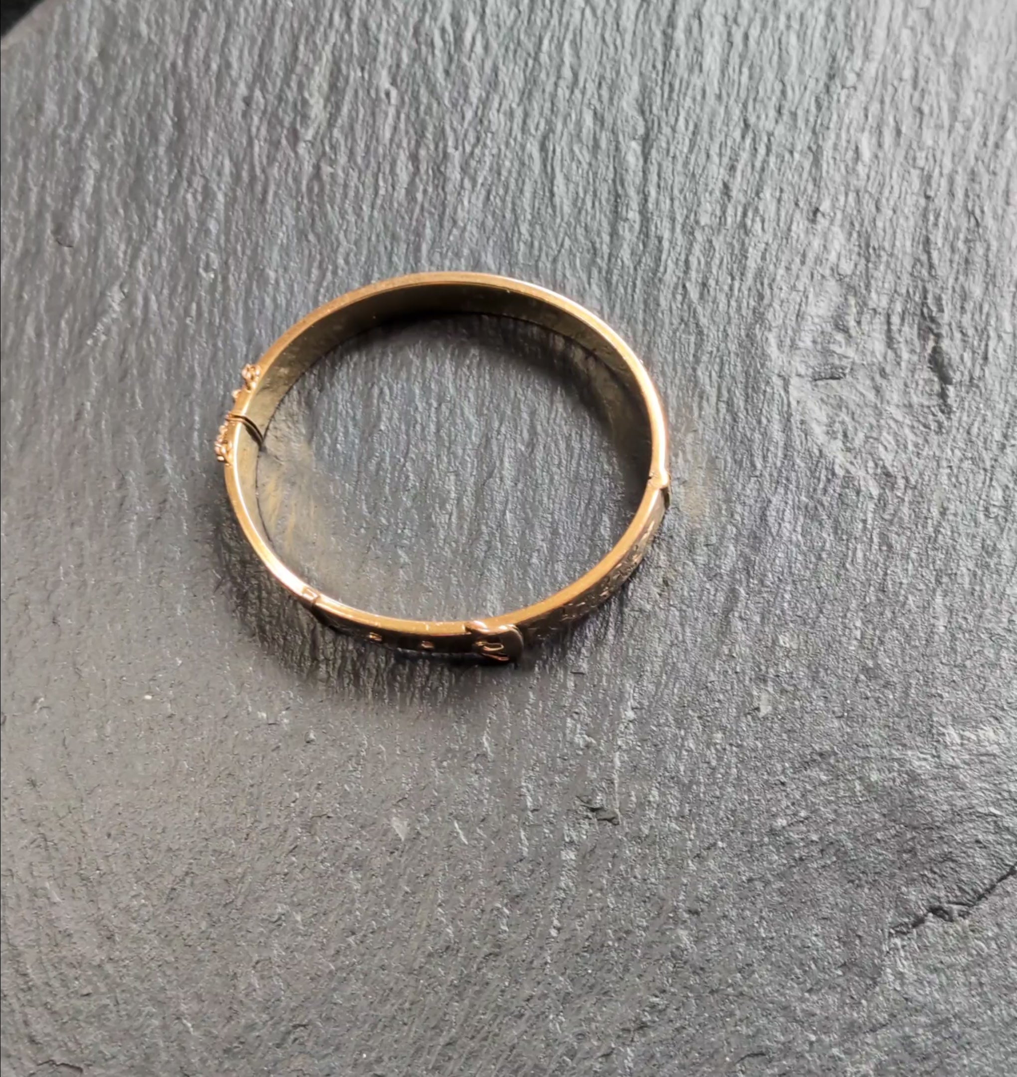 Edwardian Gold Metal Cored Buckle Bangle - Engraved Flowers & Foliage - Safety Chain - C3002
