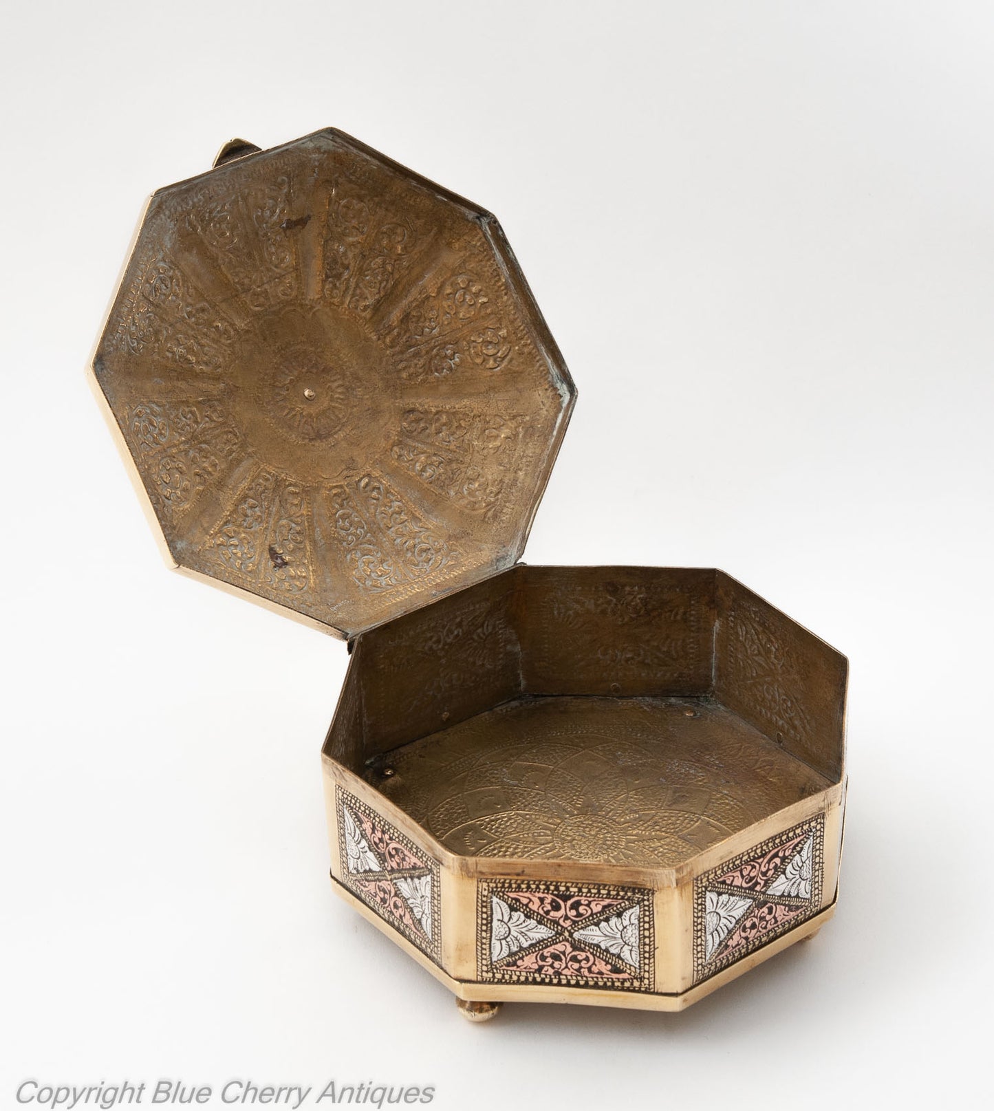 Antique Ceylonese Sri Lankan Brass, Silver & Copper Octagonal Betel Leaf Box (Code 1817)