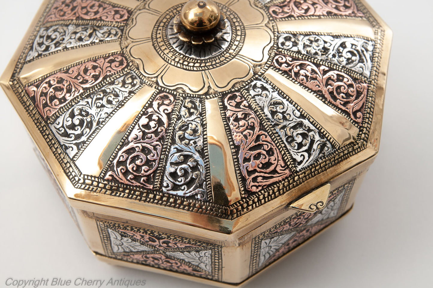 Antique Ceylonese Sri Lankan Brass, Silver & Copper Octagonal Betel Leaf Box (Code 1817)