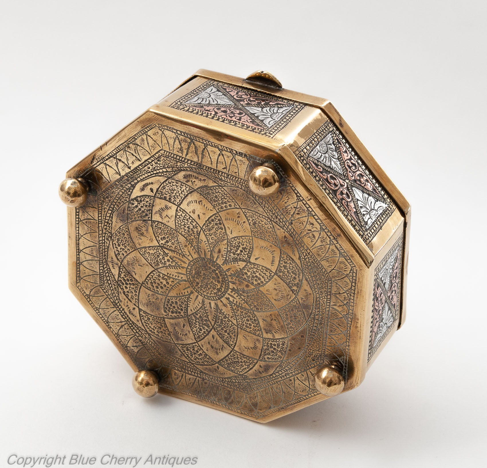 Antique Ceylonese Sri Lankan Brass, Silver & Copper Octagonal Betel Leaf Box (Code 1817)