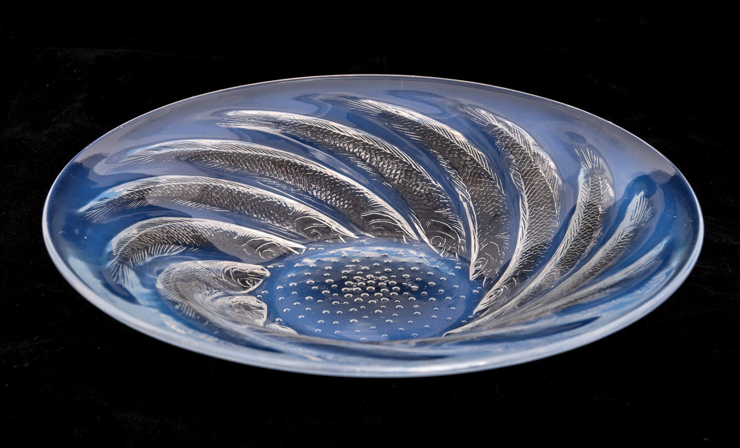 Rene Lalique Art Deco Opalescent Glass Poissons Design Shallow Dish (Code 2104)