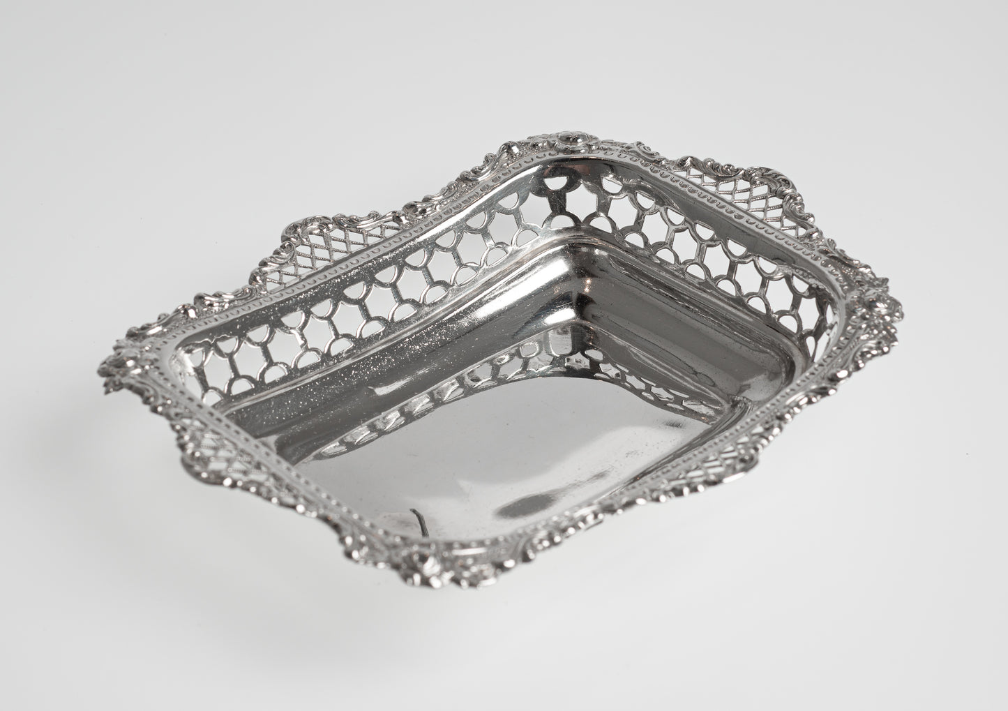 Antique Silver Bonbon Dish - William Comyns London 1897 Pierced Sweetmeat (Code 2321)