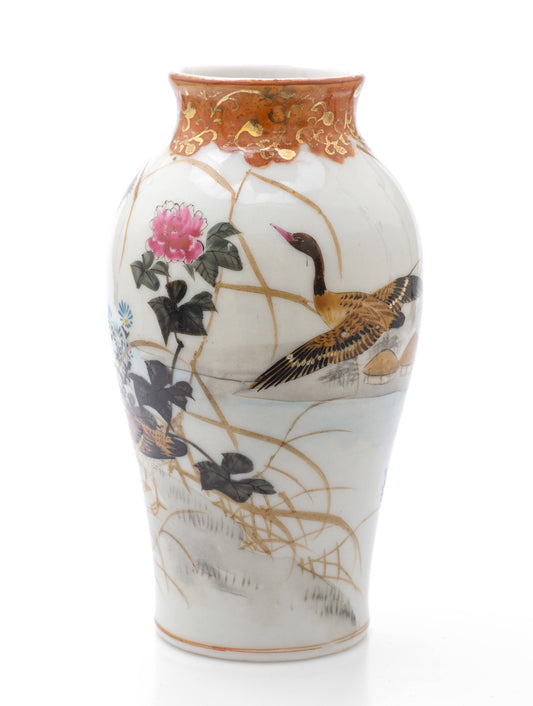 Antique Japanese Kutani Ware Porcelain Vase with Geese & Waterside Scene c1910 (Code 2491)