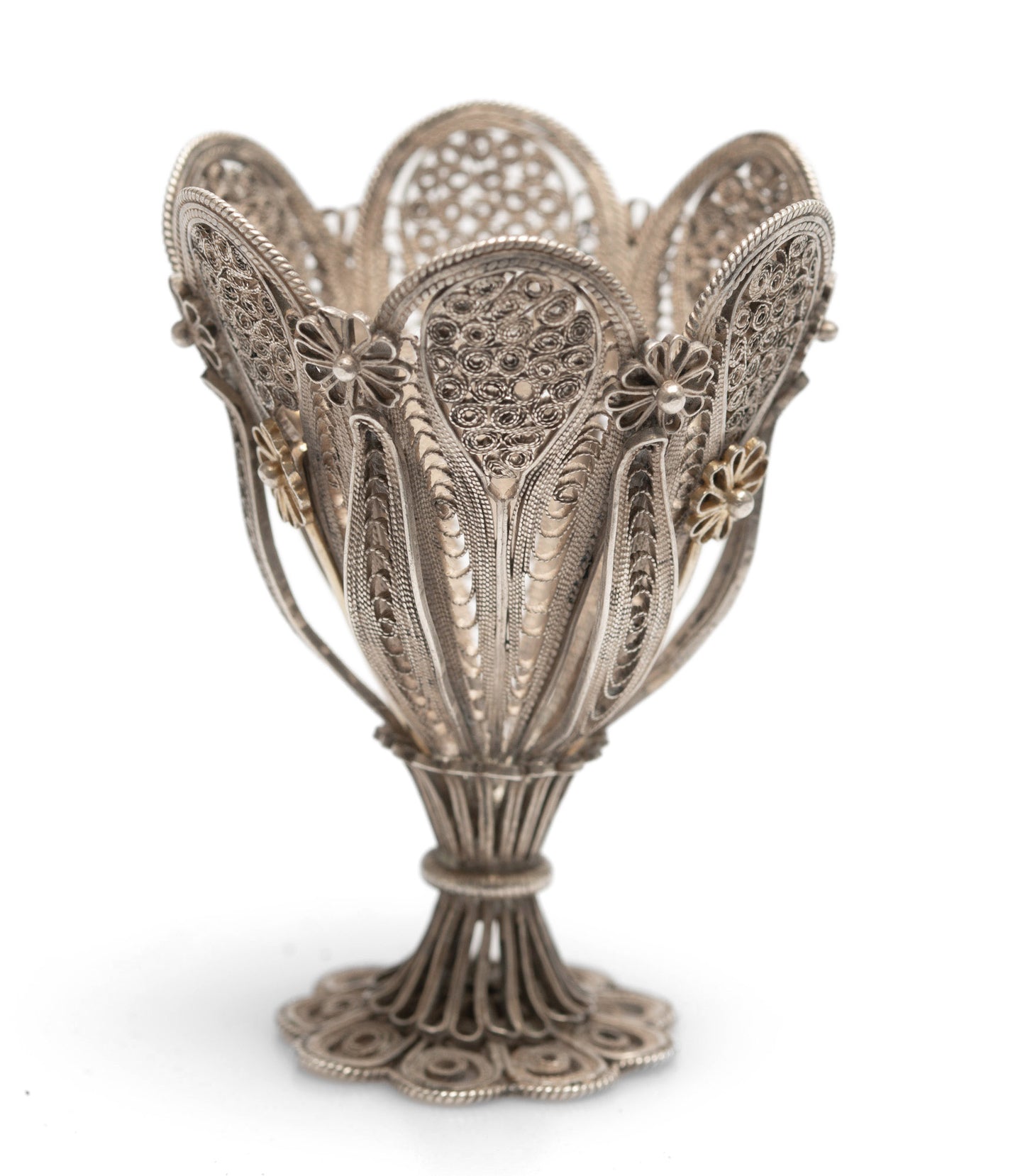 Antique Ottoman Islamic Silver Filigree Zarf of Petal Form with Flower Detail (Code 2565)