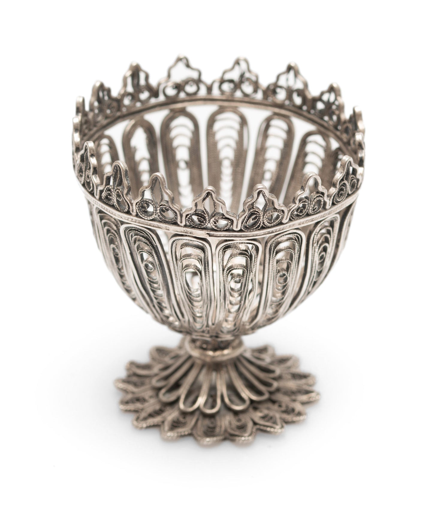 Antique Ottoman Islamic Silver Filigree Zarf With Coiled Forms & Castellated Rim (Code 2566)