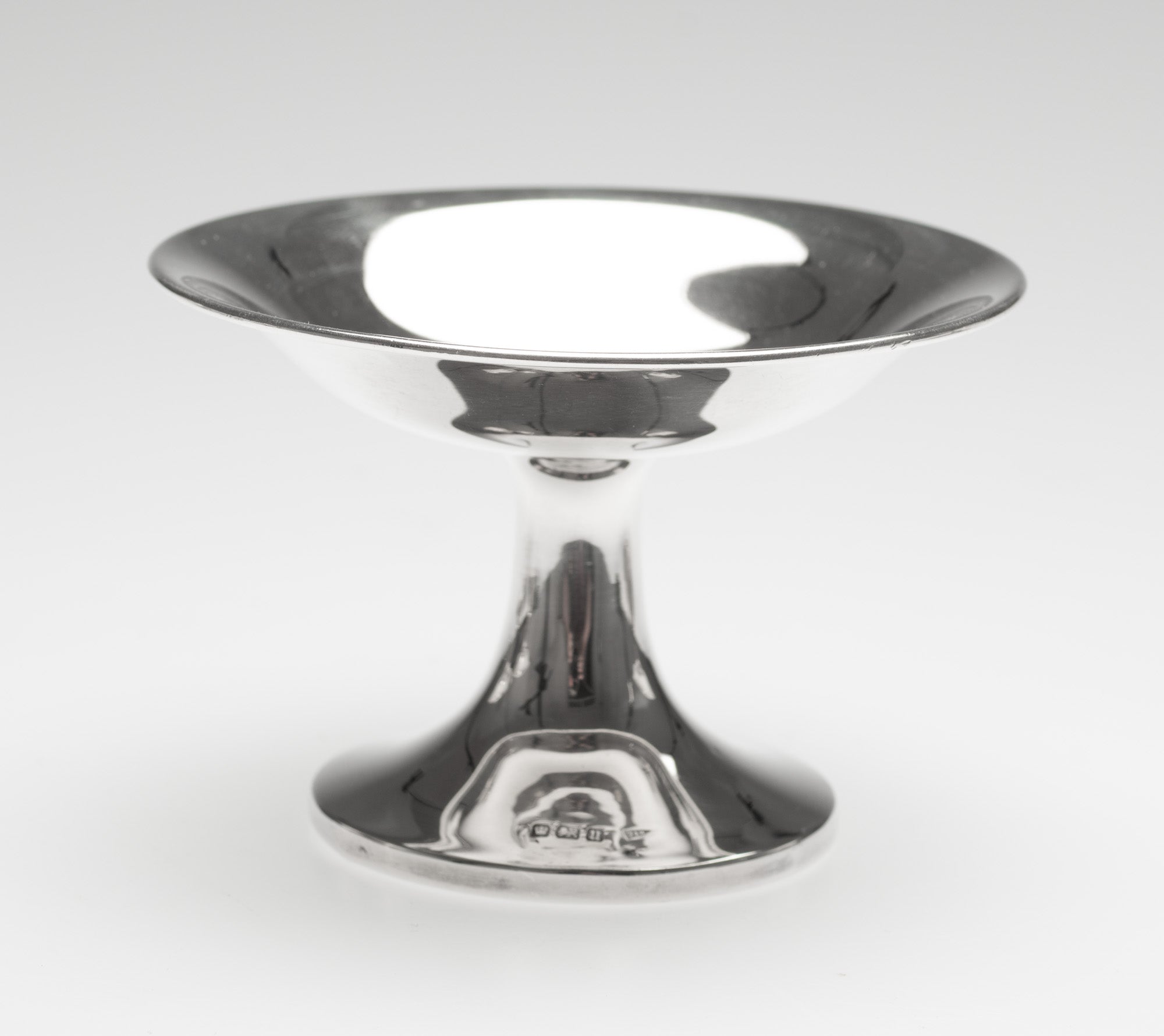 Set of 4 Antique Walker & Hall Solid Silver Sweetmeat or Bonbon Dishes / Tazza (Code 2708)