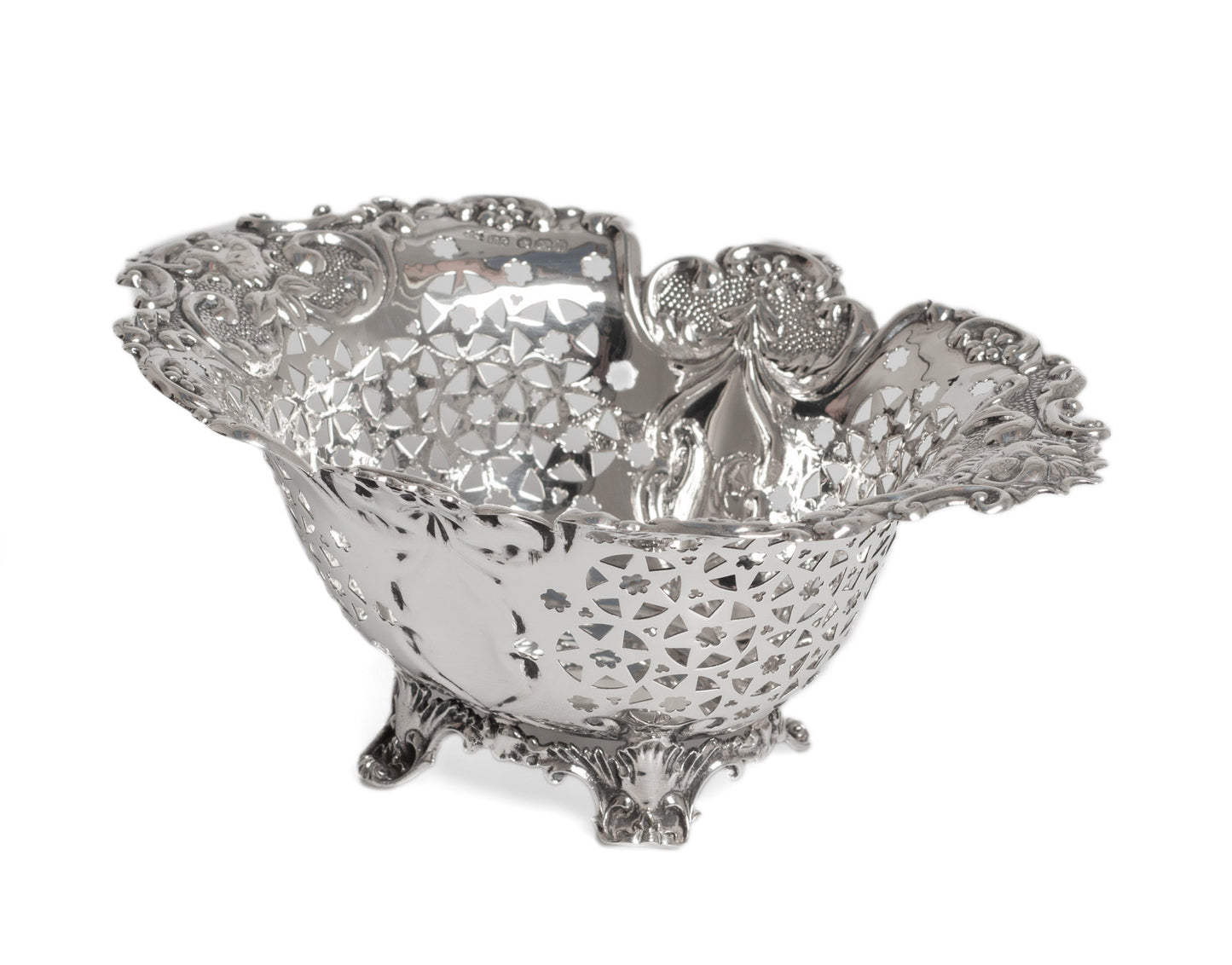 Fine Quality Victorian Silver Pierced Sweetmeat Basket by Joseph Rodgers 1899 (Code 2762)