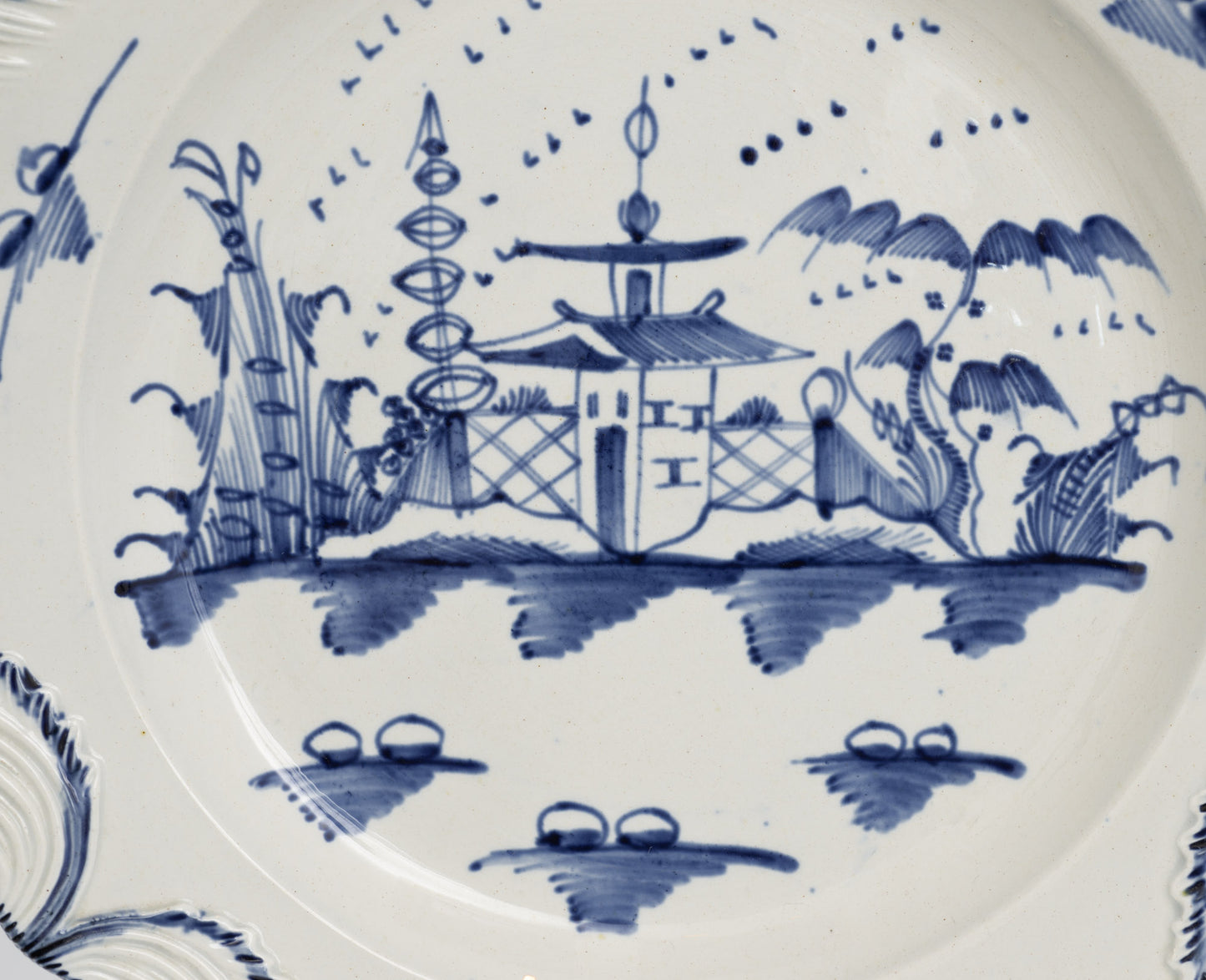 Antique English Blue & White Pagoda & Fence Pattern Pearlware Shell Edge Plate (Code 2847)