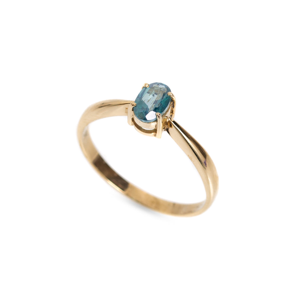 Vintage 9ct Gold Blue Topaz Solitaire Ring - Oval Facet Cut - Four Prong Hand Made Mount - UK Size P - A1029