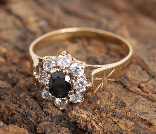 Vintage 9ct Gold Sapphire & CZ Halo 1970's Ring With Decorative Shoulders UK Size L1/2 (Code A1088)