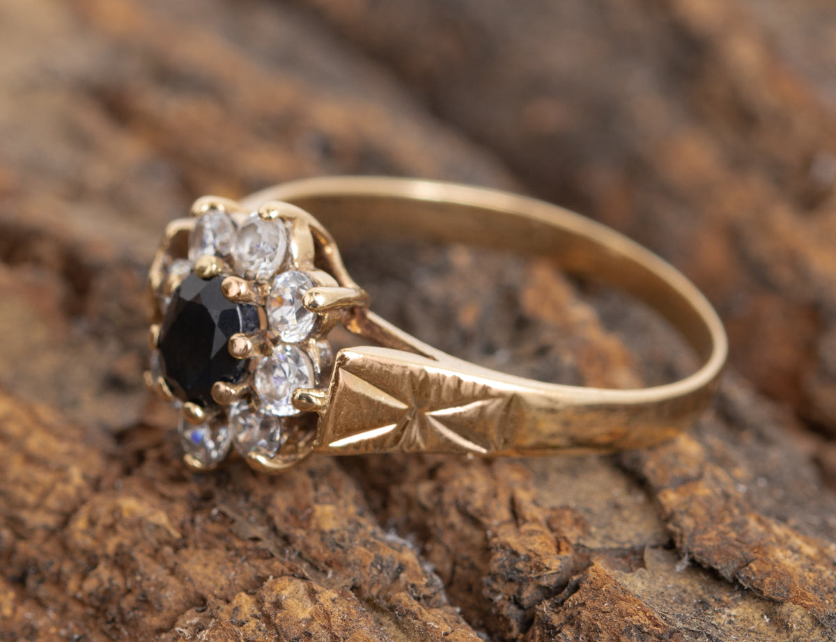 Vintage 9ct Gold Sapphire & CZ Halo 1970's Ring With Decorative Shoulders UK Size L1/2 (Code A1088)
