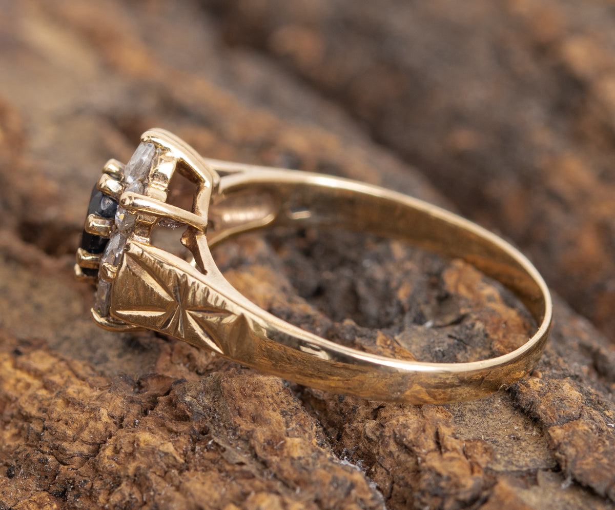 Vintage 9ct Gold Sapphire & CZ Halo 1970's Ring With Decorative Shoulders UK Size L1/2 (Code A1088)