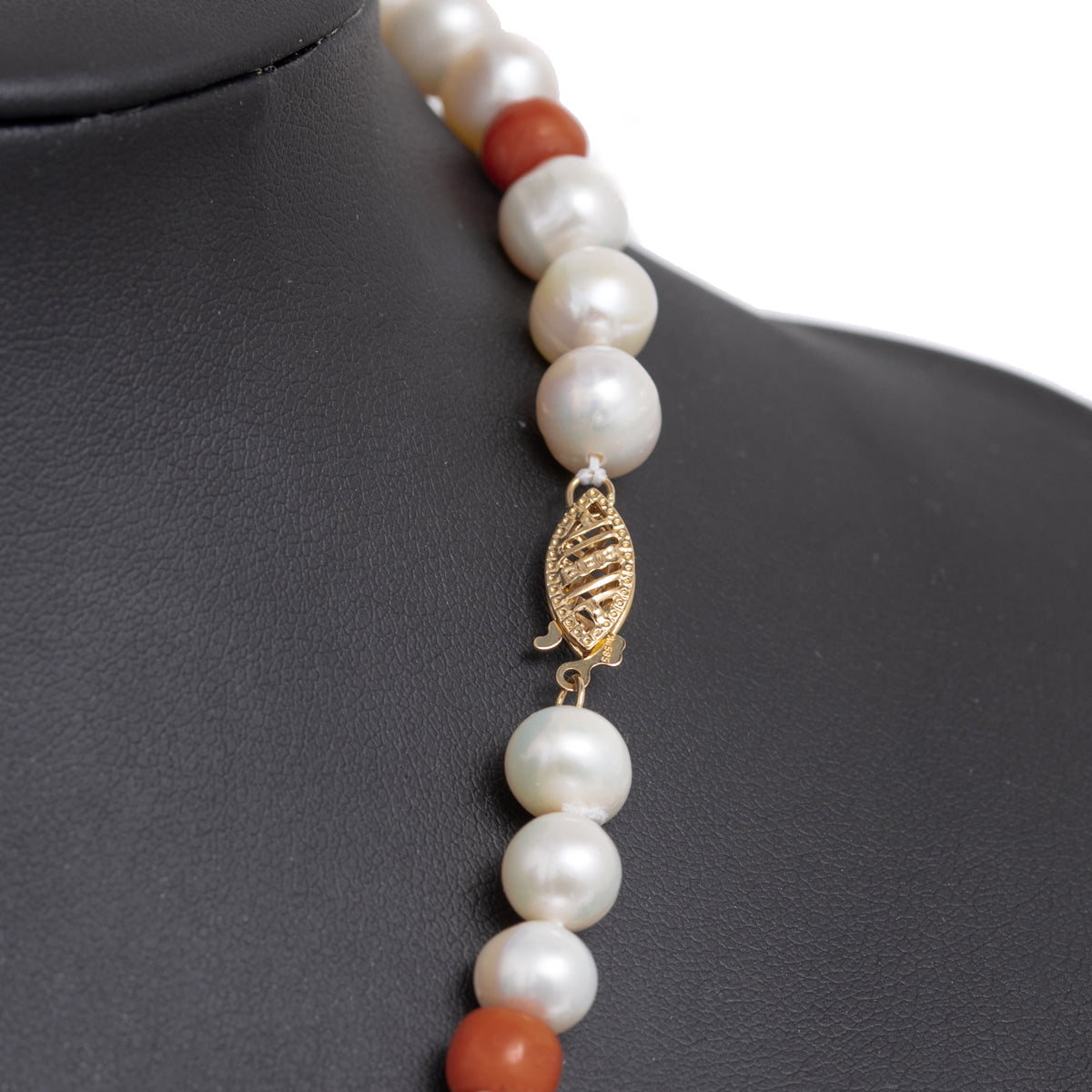 Vintage 14ct Gold Clasp Cultured Pearl & Coral Bead Choker Necklace - Boxed (A1126)