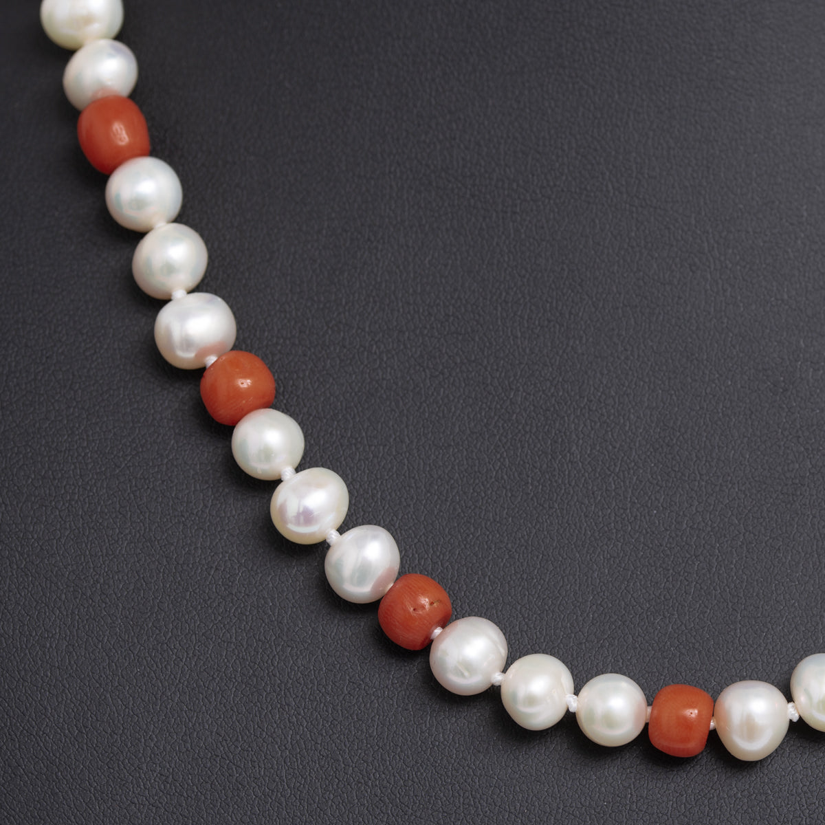 Vintage 14ct Gold Clasp Cultured Pearl & Coral Bead Choker Necklace - Boxed (A1126)